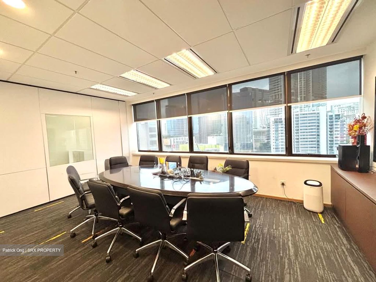 United Square (D11), Office #582818721